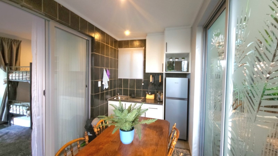 6 Bedroom Property for Sale in Kosmos Ridge North West